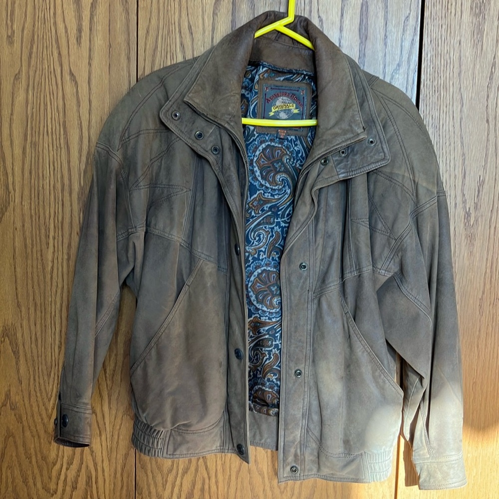 Adventure Bound leather batwing bomber, vintage 90’s, shoulder pads, zippered XS